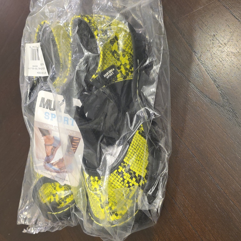 NWTMuk Luks Women's Mary Jane Style Slip On Flats Vibrant Yellow/green and Black - Picture 2 of 4